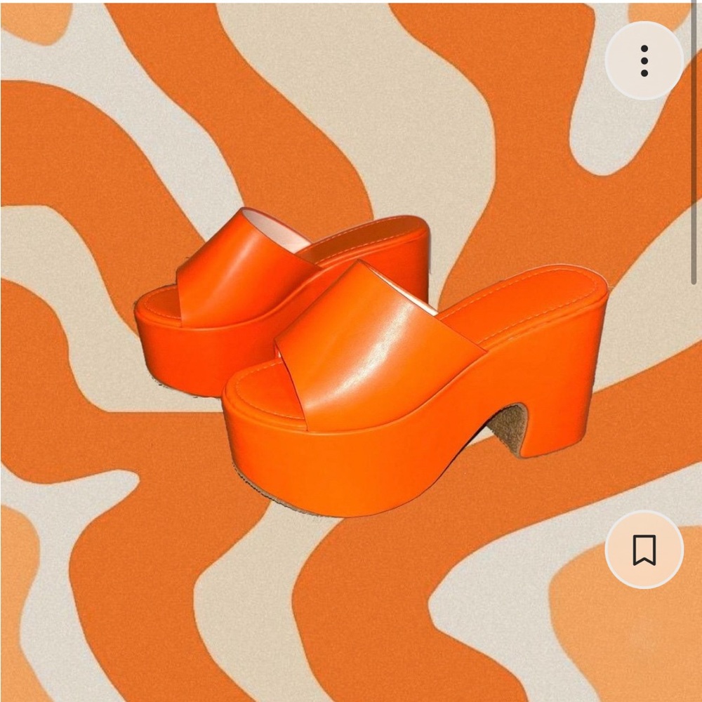 Funky orange platform sandals!! 🧡🍊🧡🍊🧡